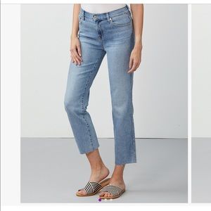 7 for Mankind Flora Edie Cut off jeans 👖